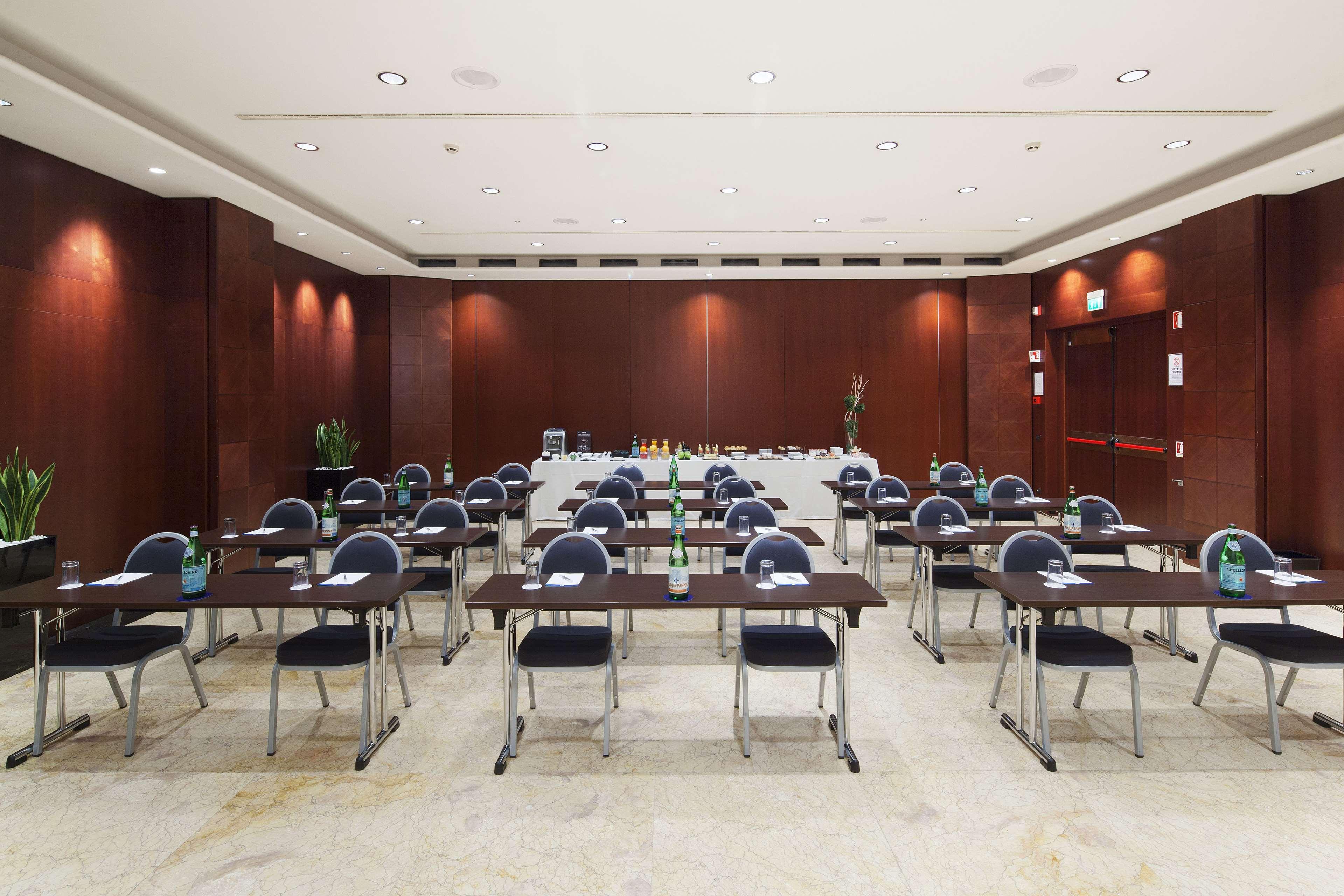 Hotel NH Collection Roma Centro Esterno foto