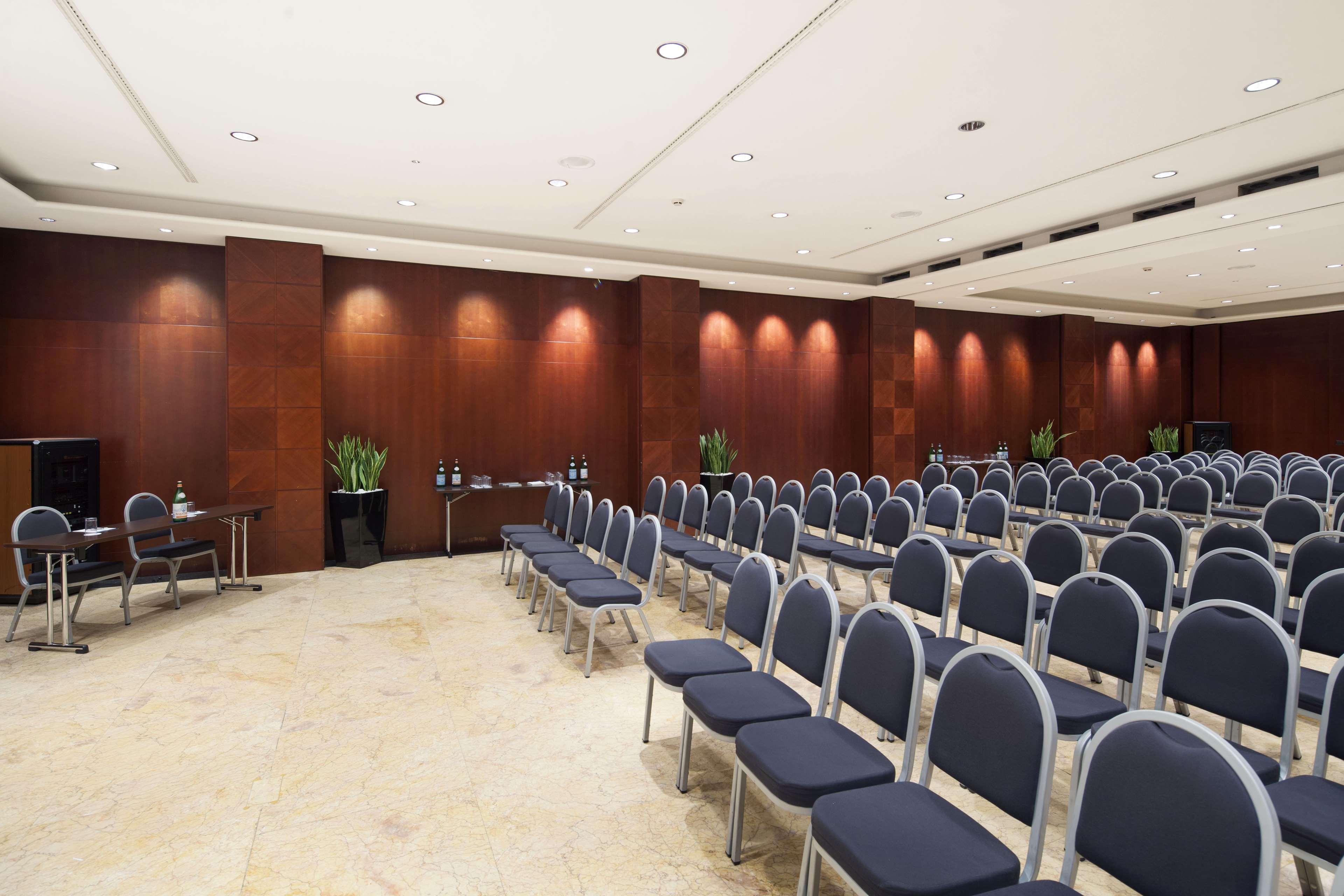 Hotel NH Collection Roma Centro Esterno foto