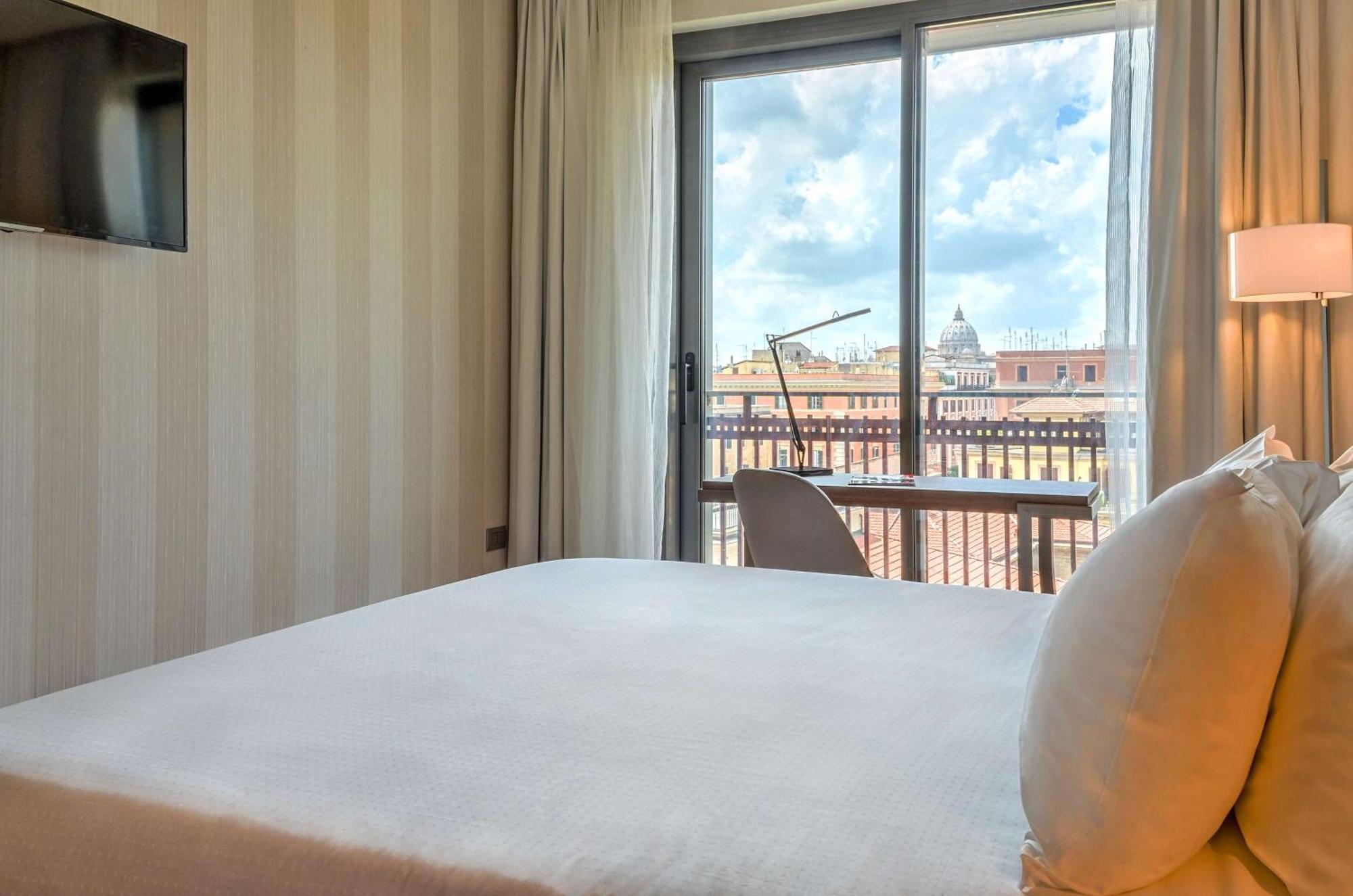 Hotel NH Collection Roma Centro Esterno foto
