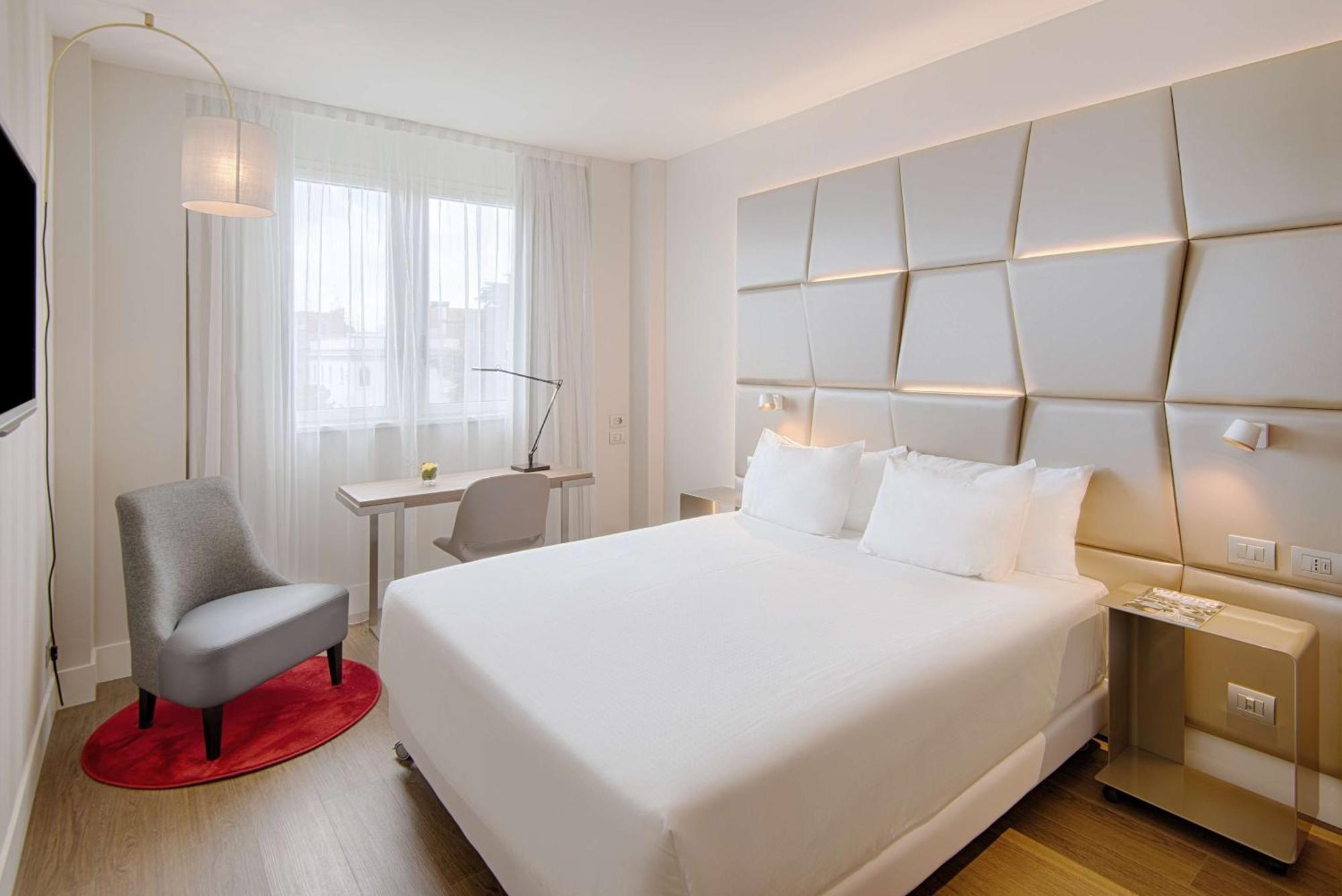 Hotel NH Collection Roma Centro Esterno foto