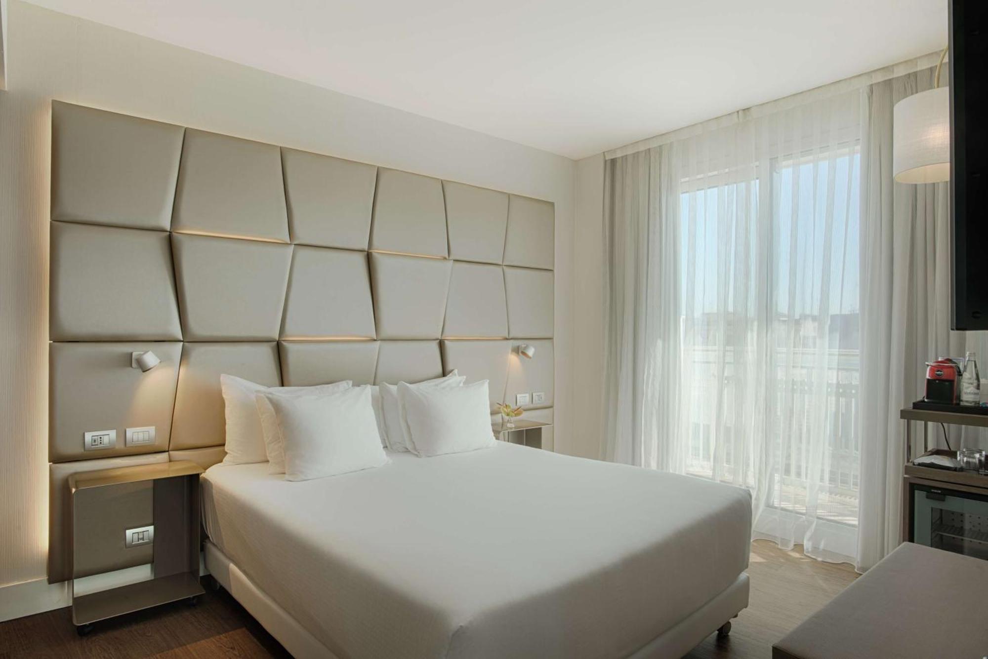 Hotel NH Collection Roma Centro Esterno foto