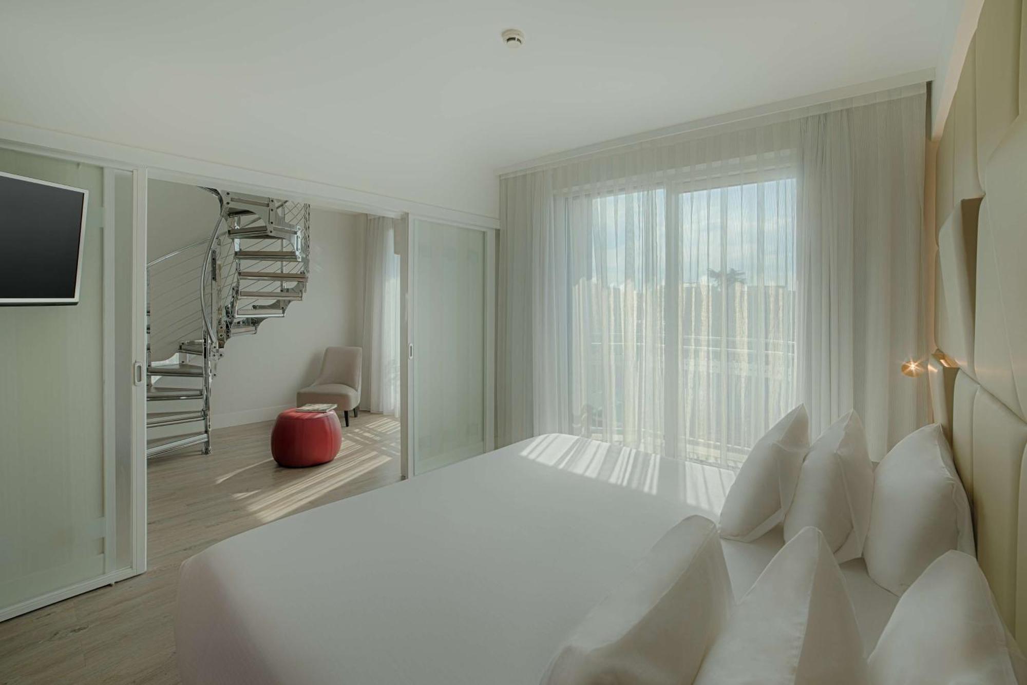 Hotel NH Collection Roma Centro Esterno foto