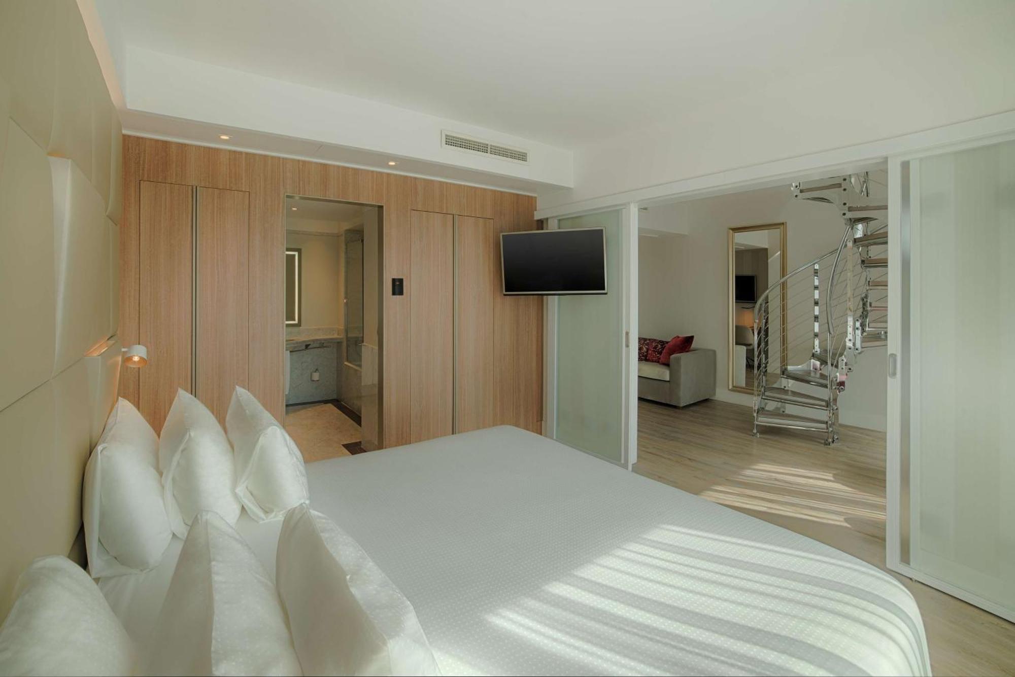 Hotel NH Collection Roma Centro Esterno foto