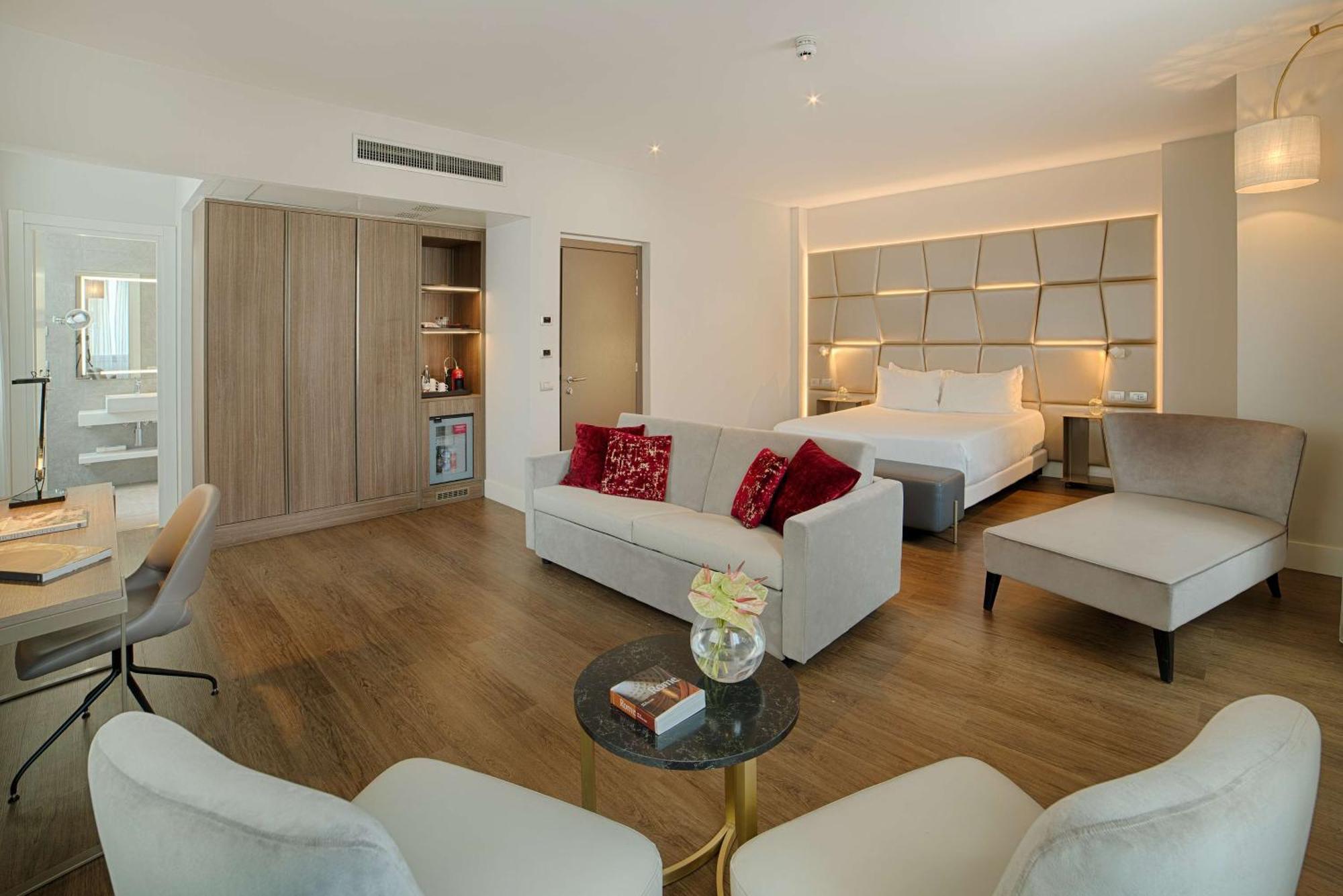 Hotel NH Collection Roma Centro Esterno foto