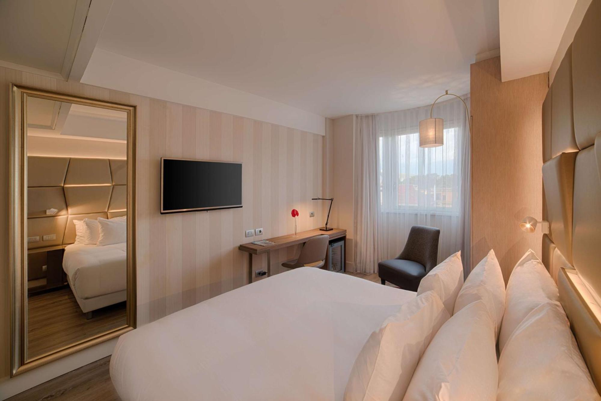 Hotel NH Collection Roma Centro Esterno foto