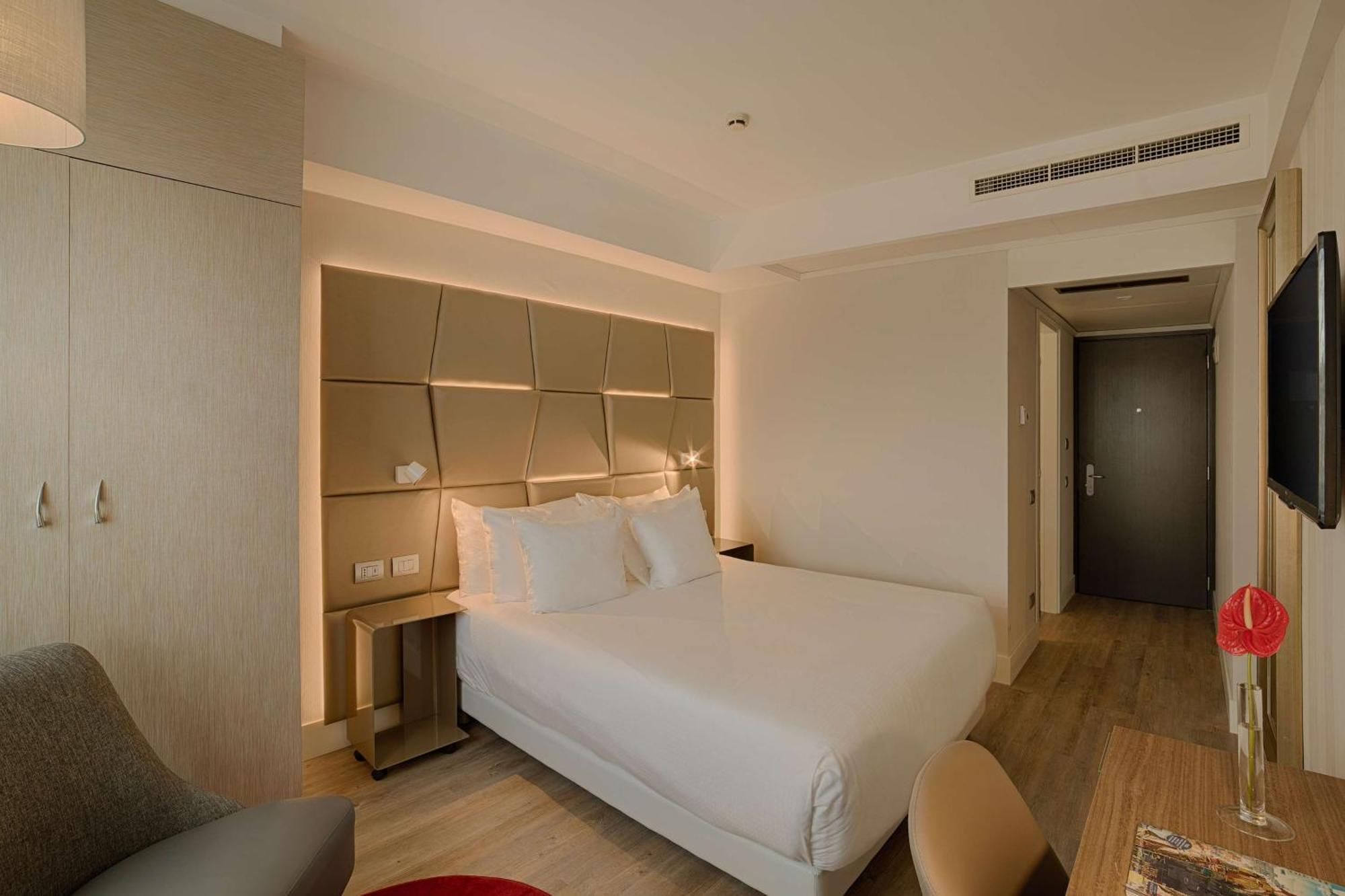 Hotel NH Collection Roma Centro Esterno foto